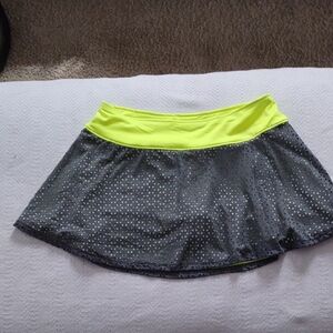 Slazenger Gray and Neon Yellow Skort, Medium. NWOT